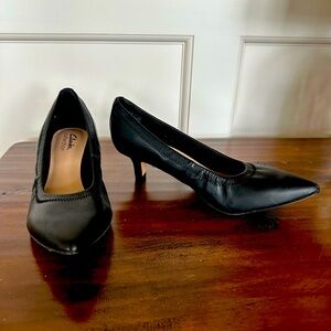 Clark’s ultimate comfort, size 7 black pumps like new